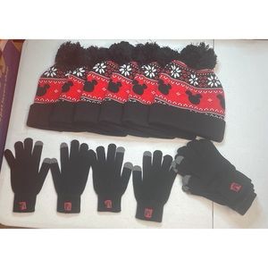 6 pair Disney Adult winter hats with matching OS stretchy gloves. NEVER WORN!
